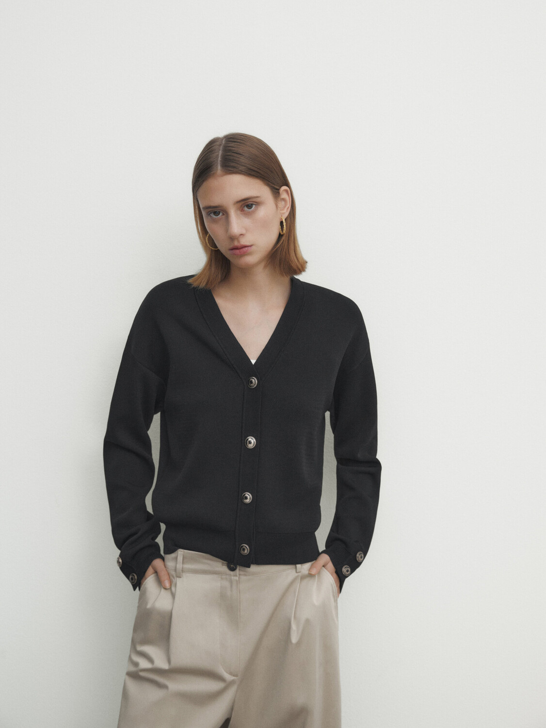 

Вязанный кардиган с золотыми пуговицами Massimo Dutti, черный