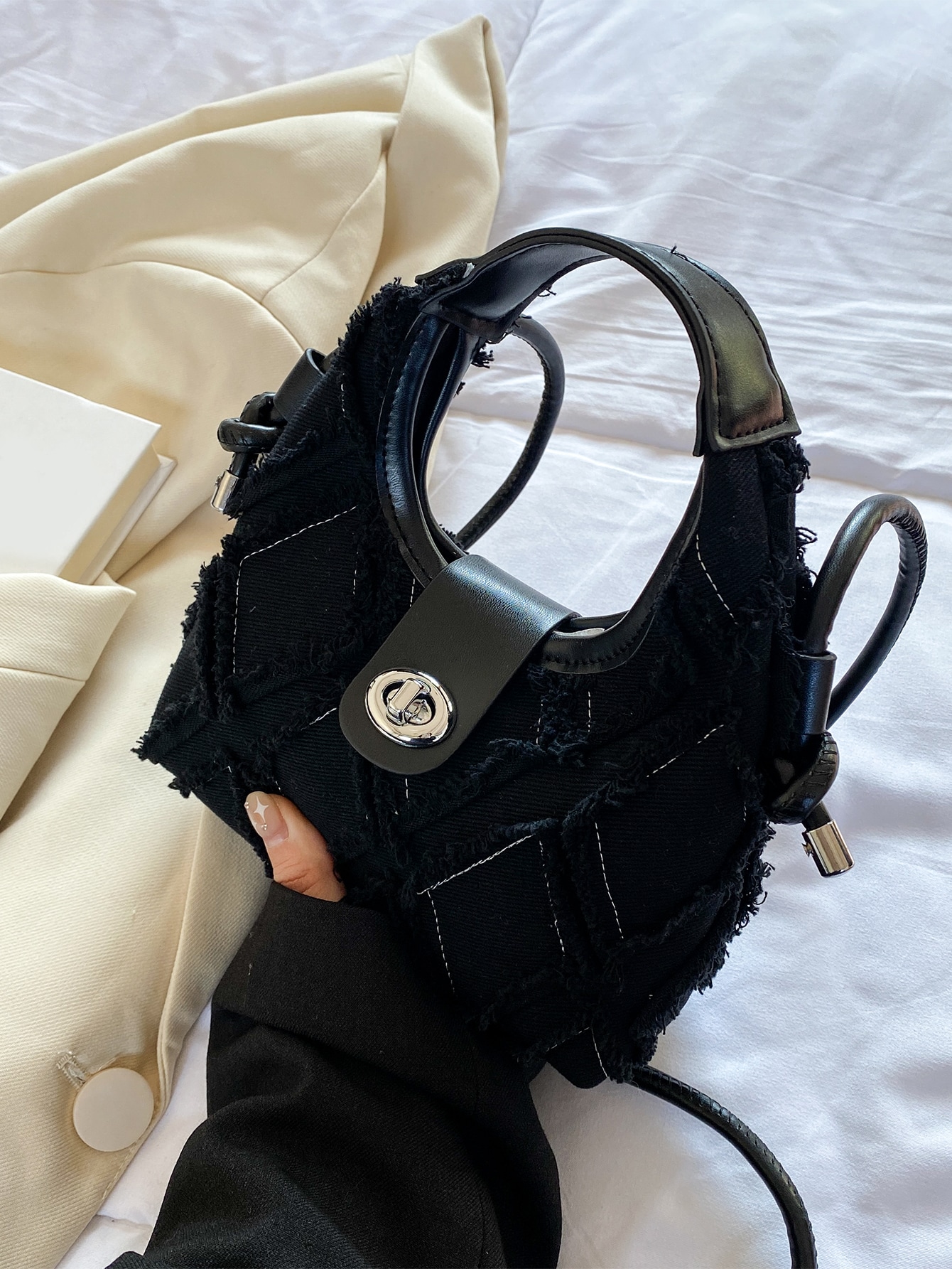 Легкая деловая повседневная мини-сумка-хобо с необработанной отделкой и поворотным замком для девочек-подростков, черный