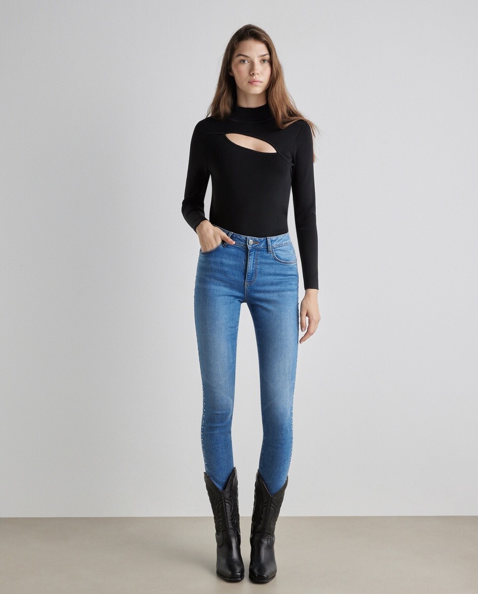 

Женский свитер однотонного кроя Easy Wear, черный