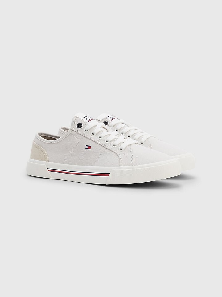 

Кроссовки с флагом Tommy Hilfiger