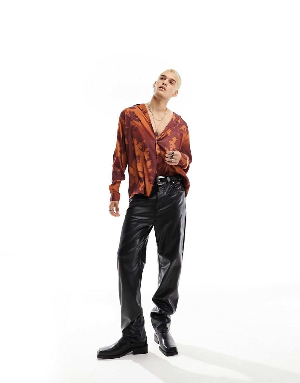 

Свободная атласная рубашка осеннего цвета с глубоким вырезом ASOS DESIGN
