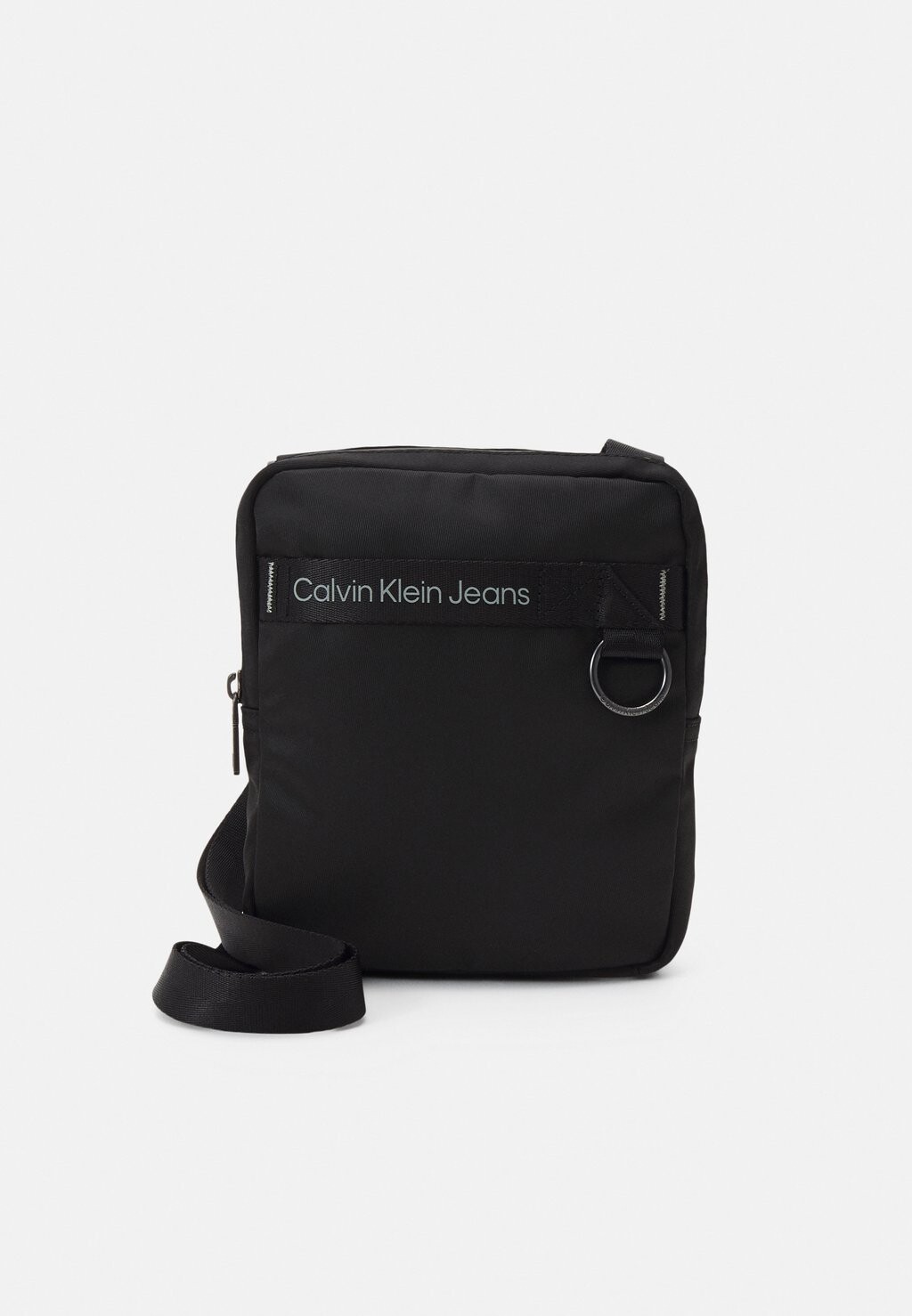 

Сумка через плечо Calvin Klein Jeans, черный
