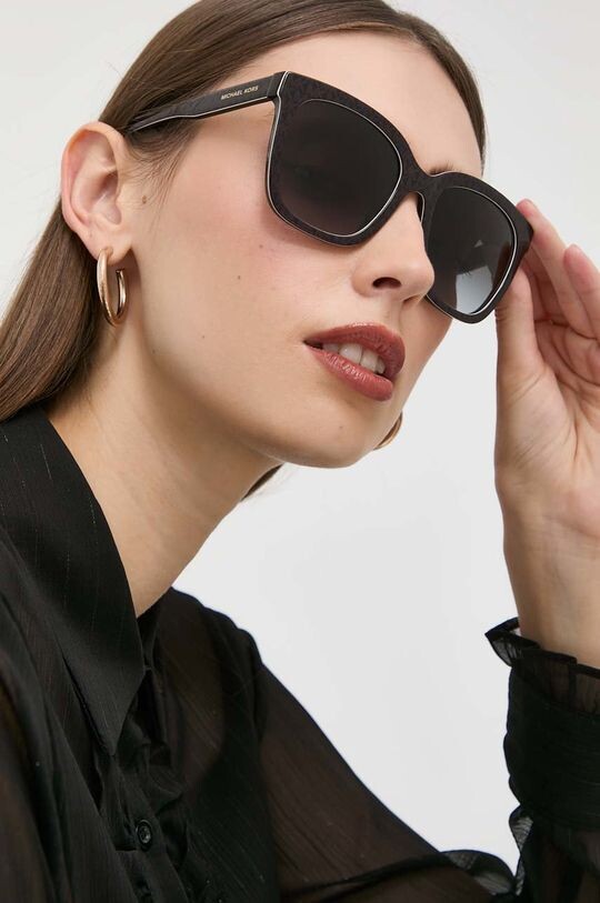 

Солнцезащитные очки Майкла Корса Michael Kors, черный