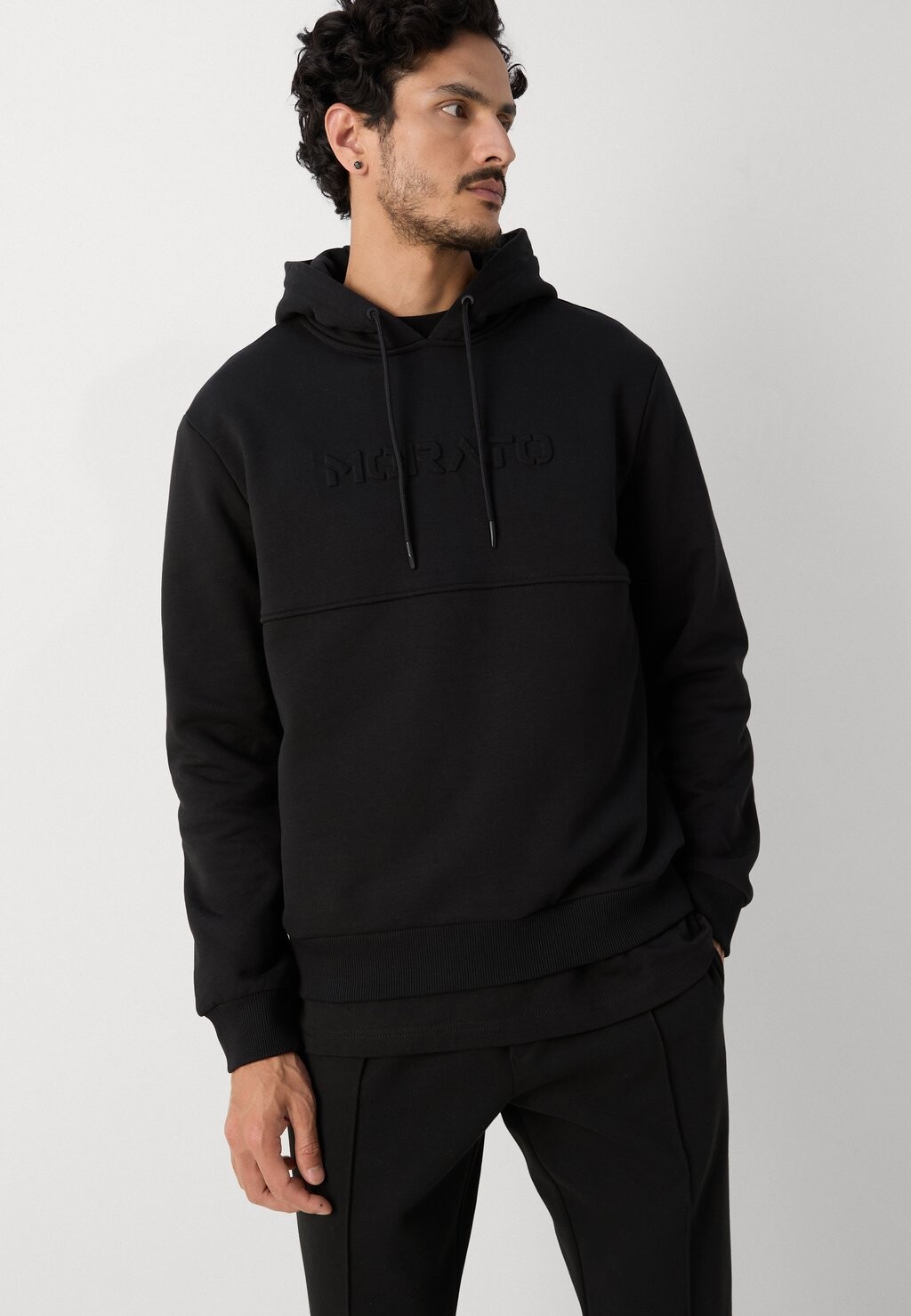 

Толстовка с капюшоном HOODIE WITH EMBOSSED STENCI LOGO PRINT Antony Morato, черный