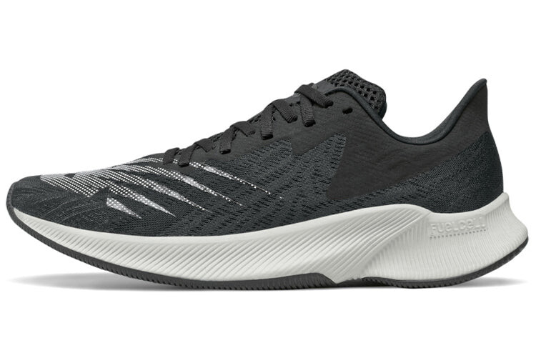 

Кроссовки New Balance FuelCell Prism, черный / белый