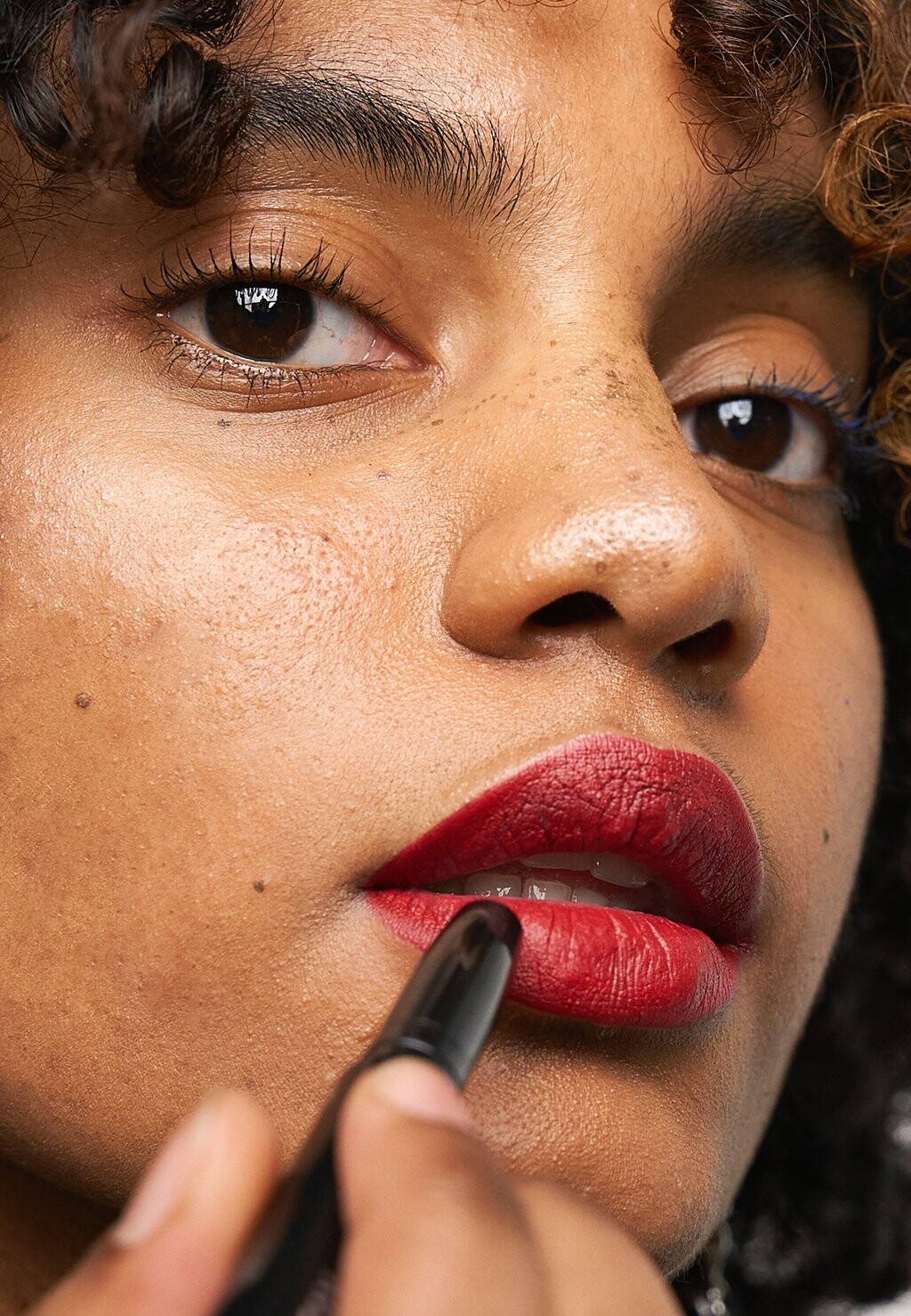 

Губная помада Lipstick Colorstay Matte Lite Crayon Revlon, цвет air kiss