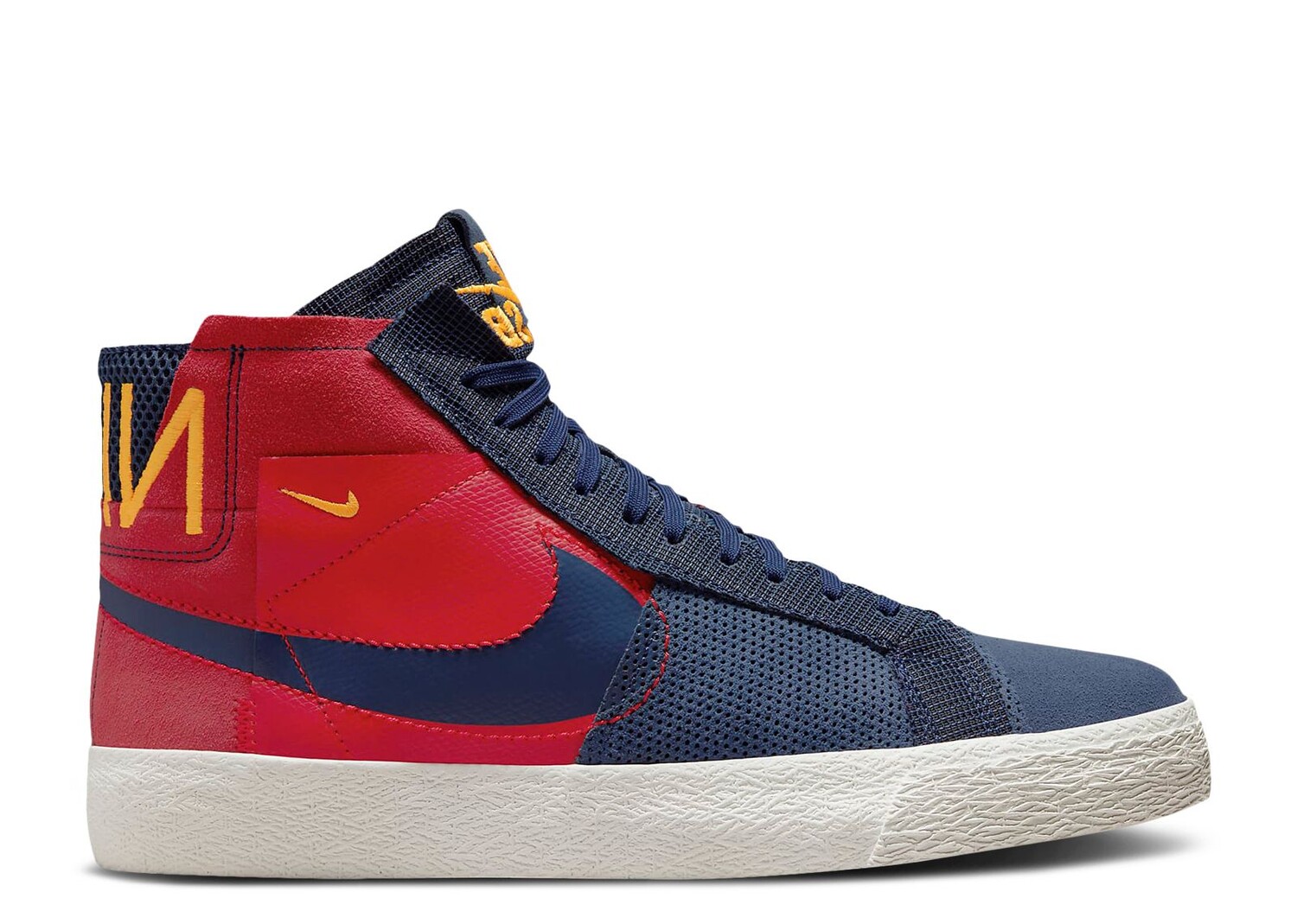 

Кроссовки Nike Zoom Blazer Mid Premium Sb 'Deconstructed - Barcelona', красный