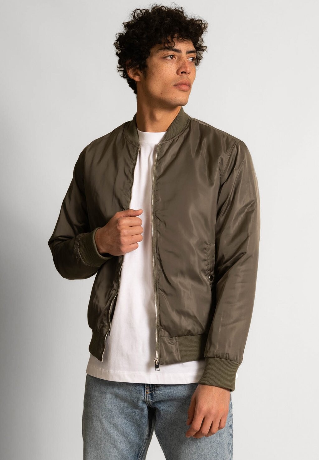 

Куртка-бомбер Jack & Jones, оливковый, Зеленый
