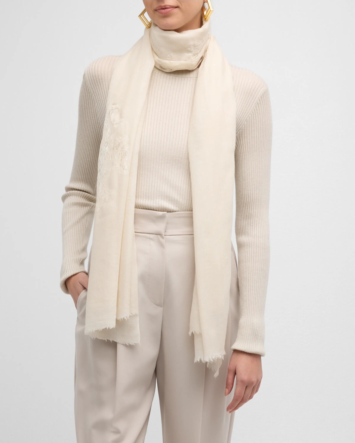 

Вечернее платье из кружева, кашемира и шелка Bindya Accessories, цвет Beige