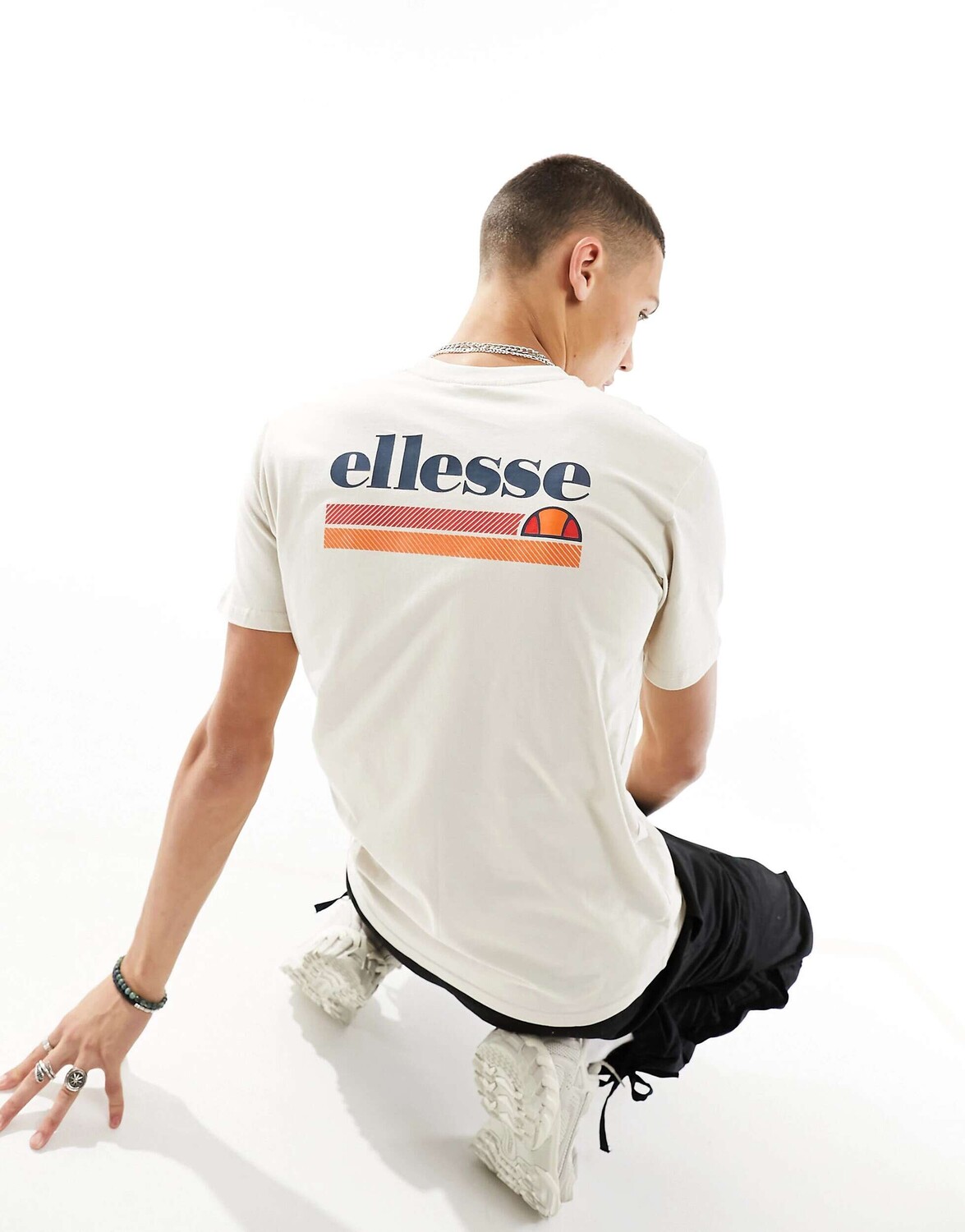 

Футболка Ellesse Triscia с каменным логотипом на спине