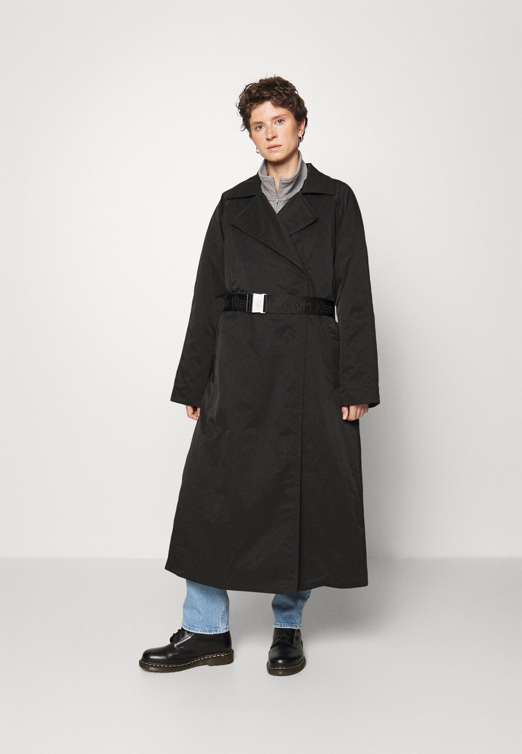 

Классическое пальто CLEAN PADDED BELTED TRENCH Calvin Klein Jeans, цвет black
