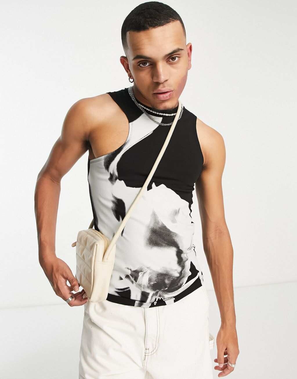 

Черный жилет с логотипом ASOS Unrvlld Spply