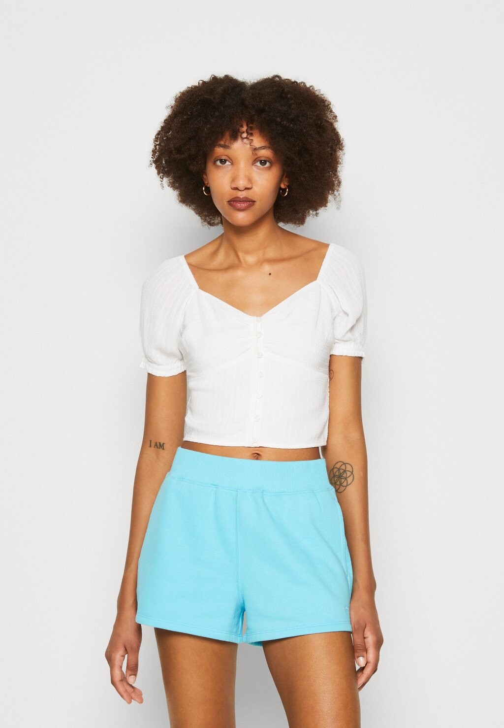 

Футболка с принтом Hollister Co., белый