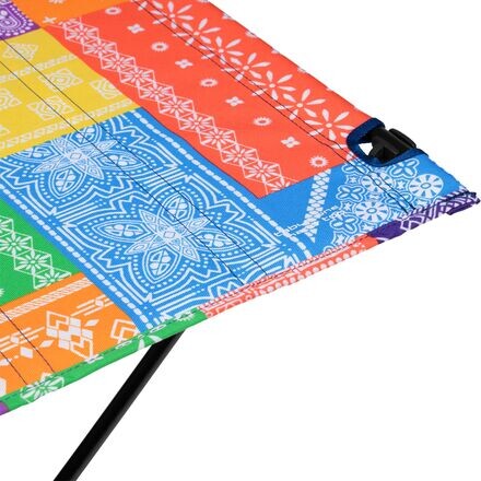 

Стол один с жесткой крышей Helinox, цвет Rainbow Bandana