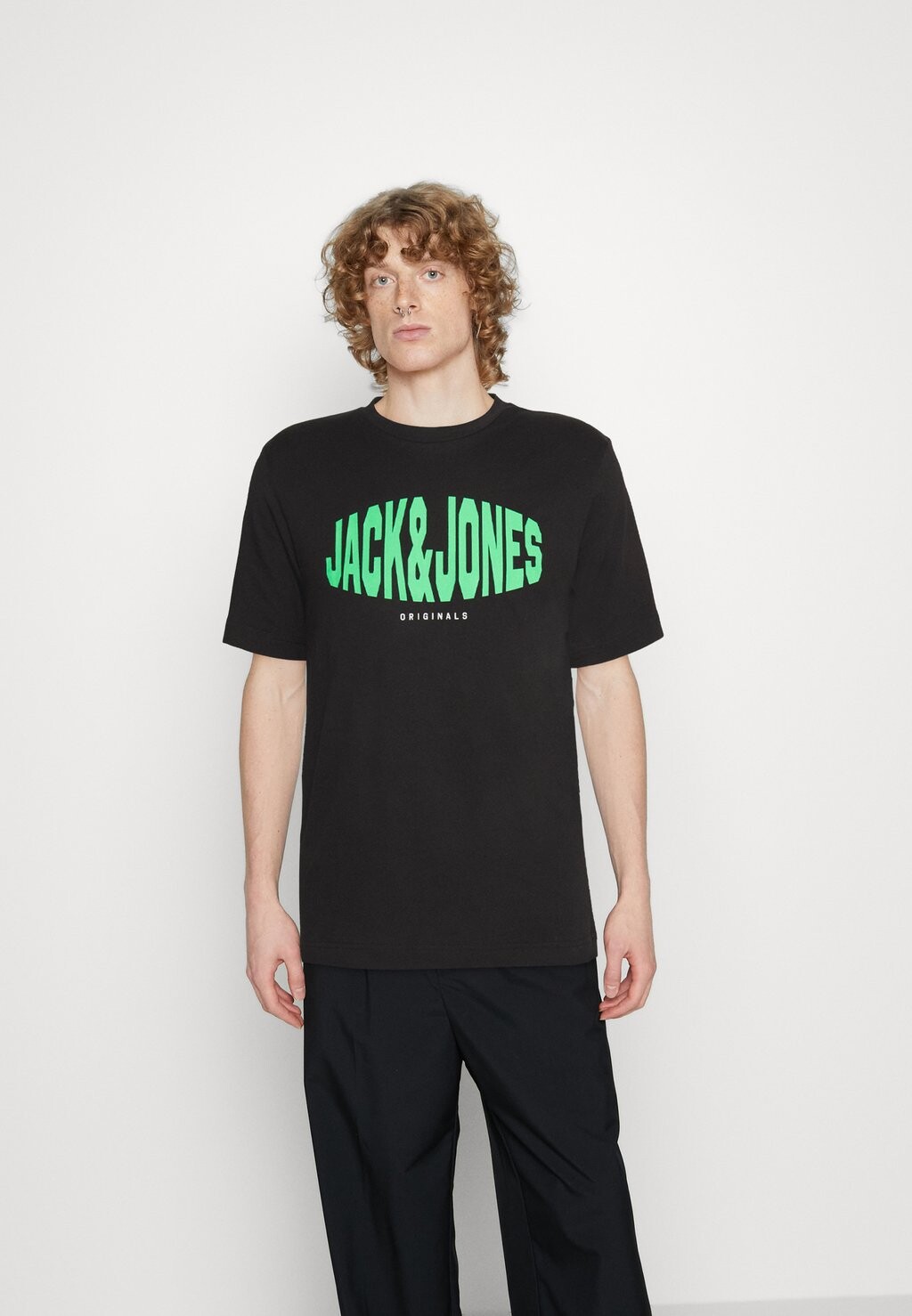 

Футболка с принтом Jack & Jones, черный