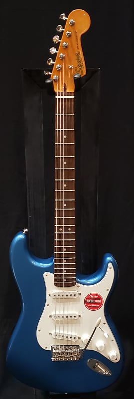 Электрогитара Squier Classic Vibe '60s Stratocaster with Laurel Fretboard 2021 Lake Placid Blue электрогитара suhr custom classic s antique with 2 humbuckers in lake placid blue with rosewood fretboard