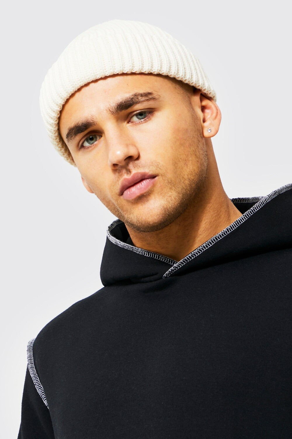 

Шапка-бини в ребрику Boohoo, экру