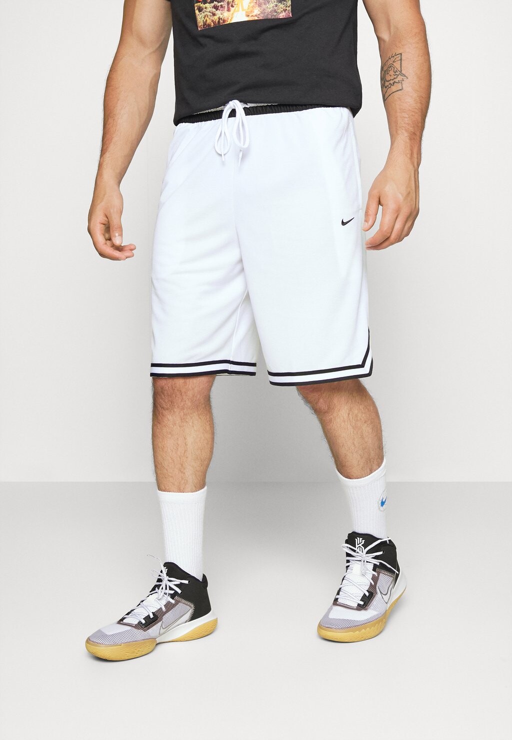 

Спортивные шорты Nike