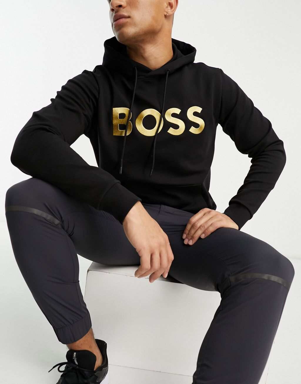 

Черное худи свободного кроя с золотым логотипом BOSS Green Soody 1