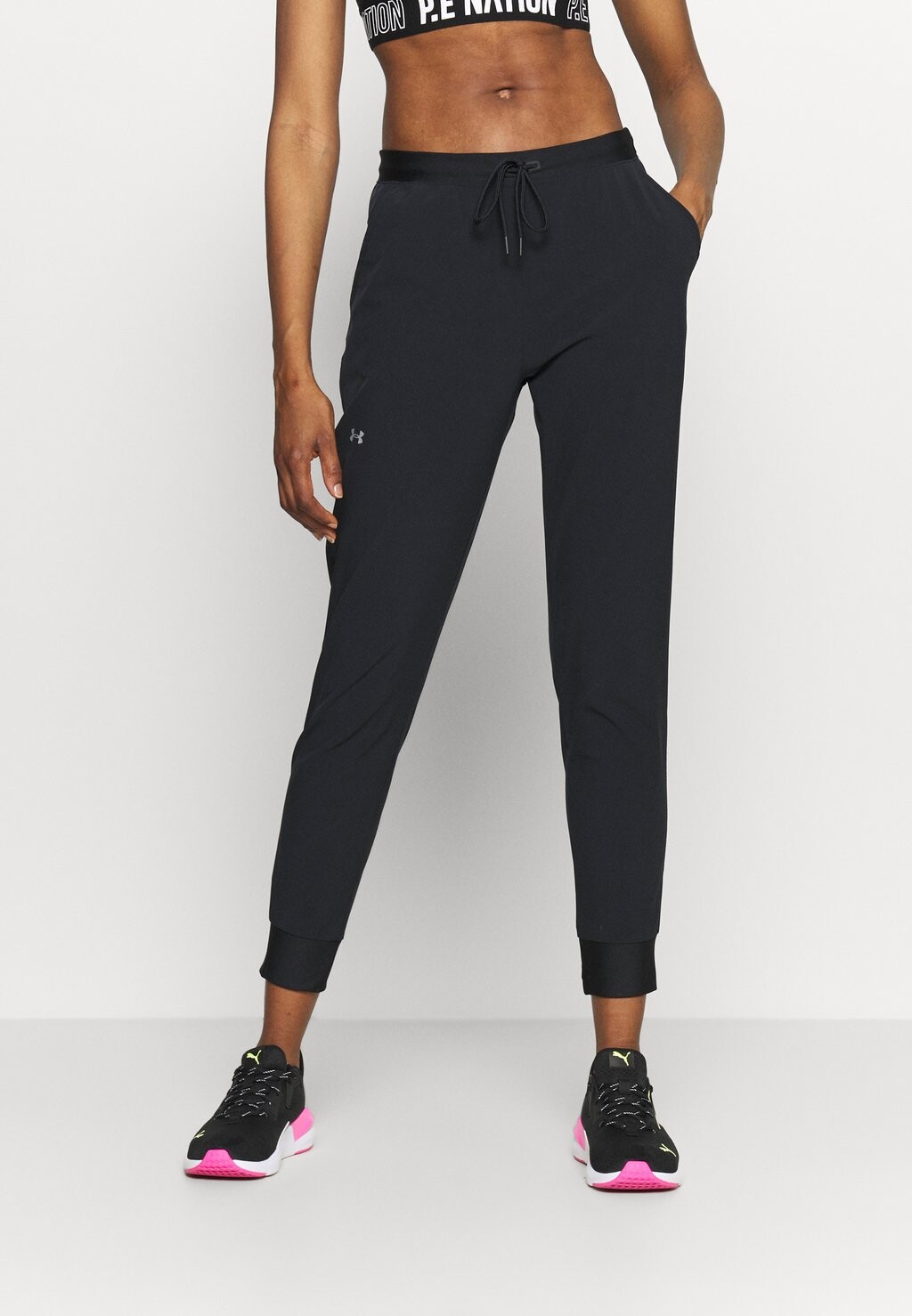 

Спортивные брюки Under Armour, черный