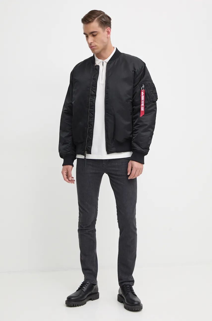 

Куртка-бомбер Alpha Industries MA-1 Dragon EMB, черный