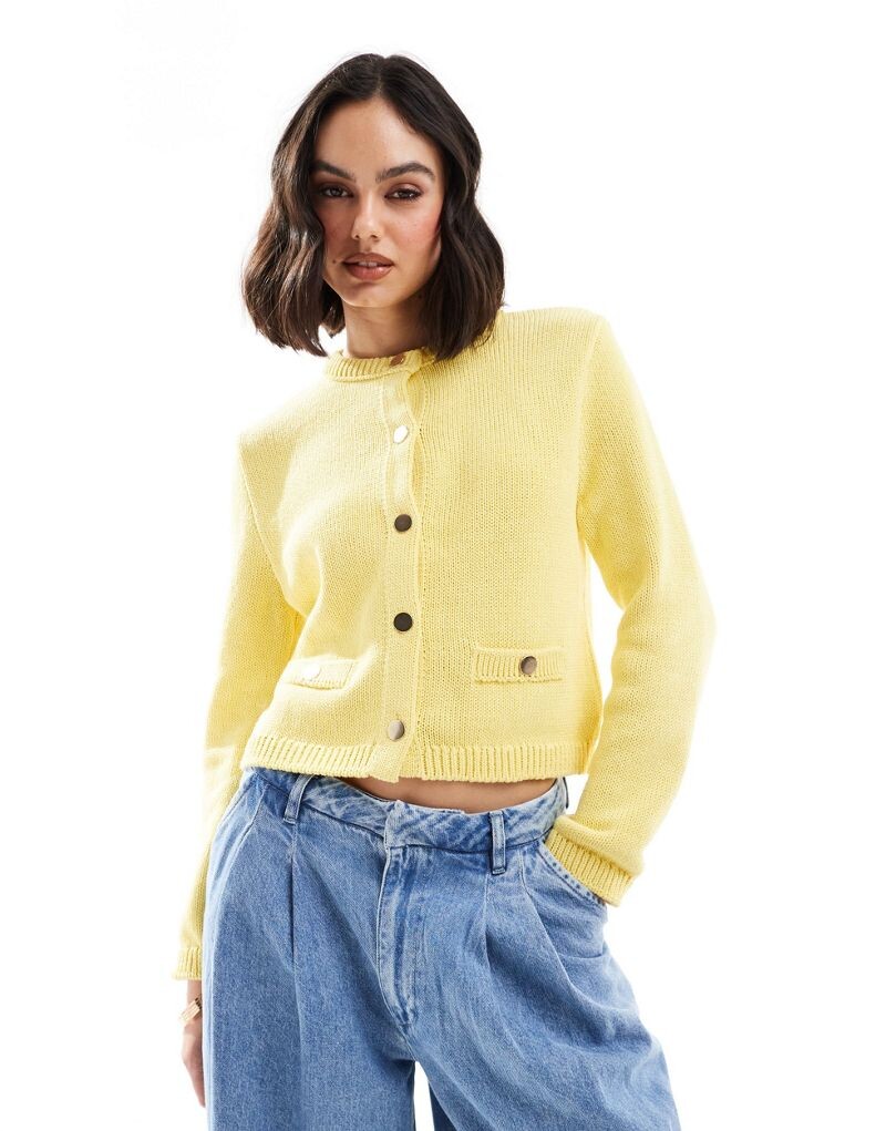 

Желтый кардиган с круглым вырезом и карманом ASOS DESIGN
