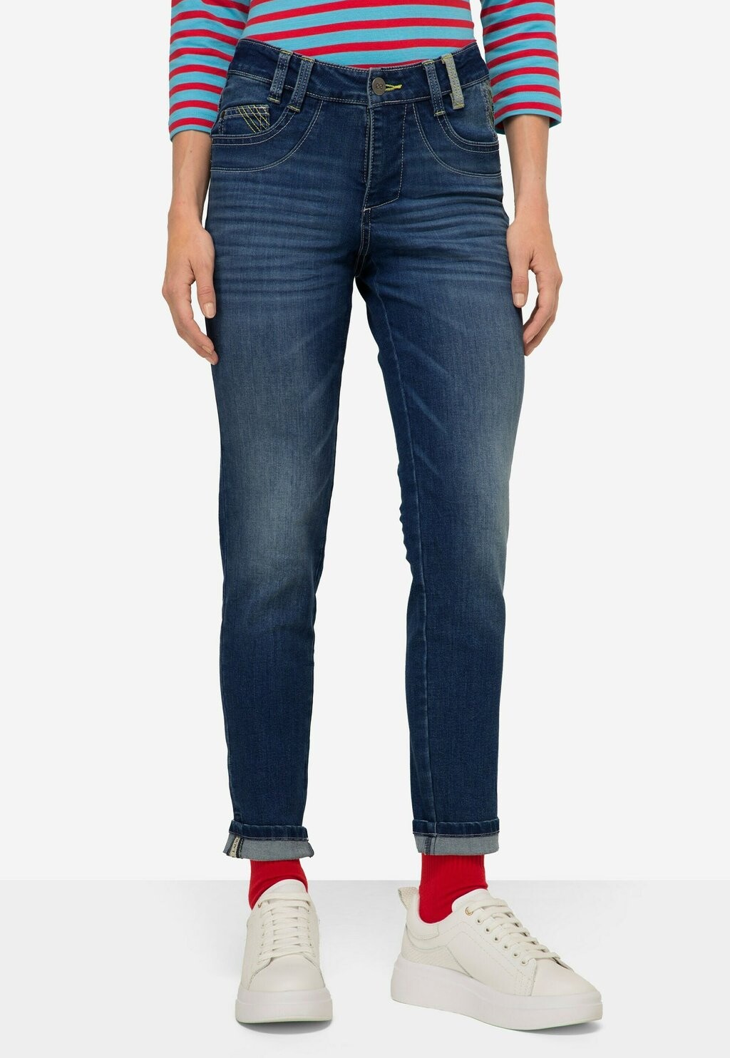 

Джинсы Slim fit LAURASØN