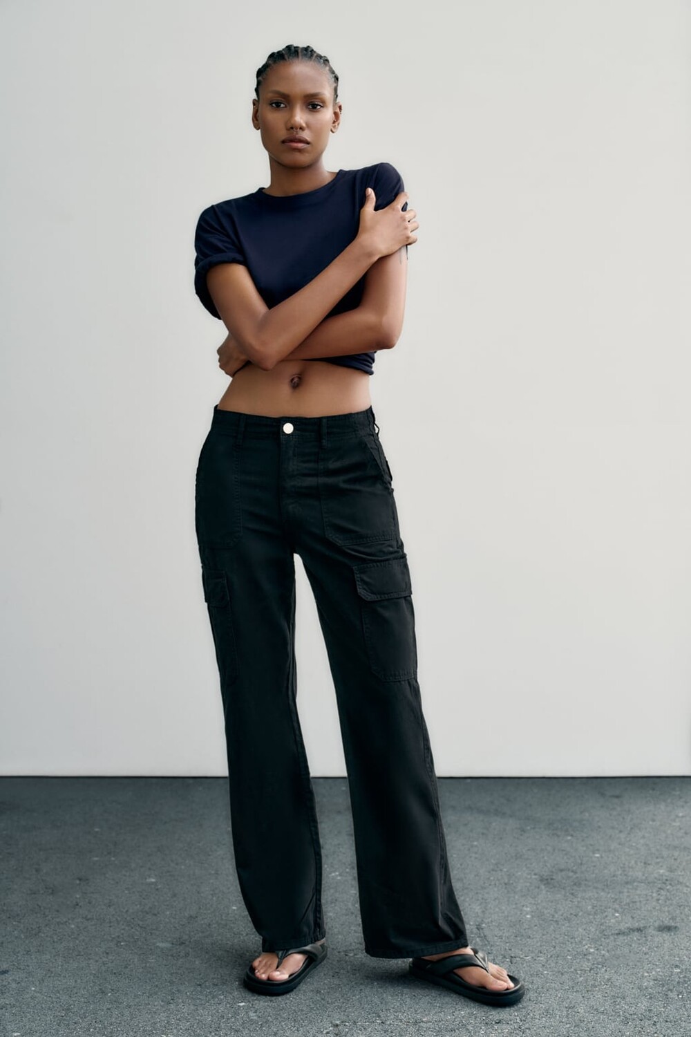 

Брюки trf прямого кроя с высокой посадкой ZARA, черный