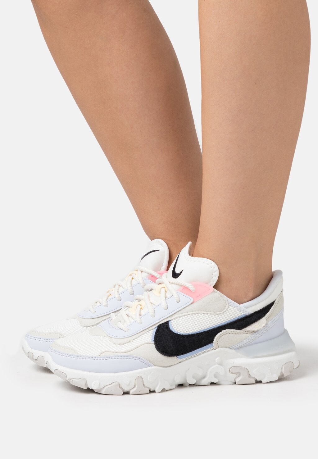 

Кроссовки Nike