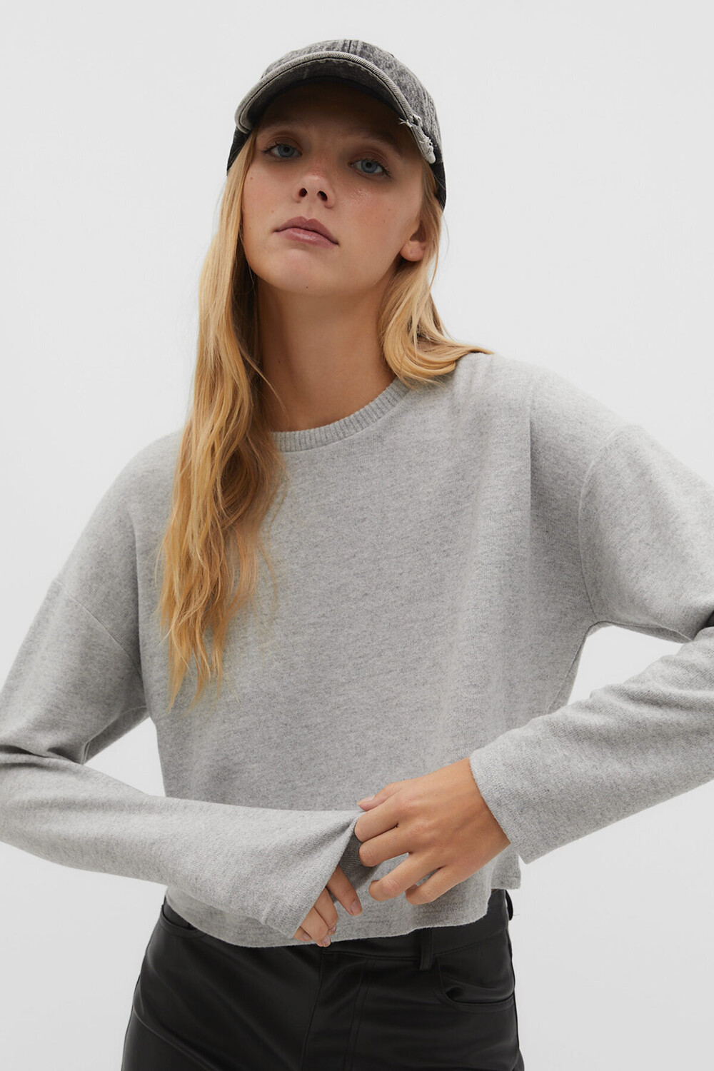 

Укороченная футболка Stradivarius, серый