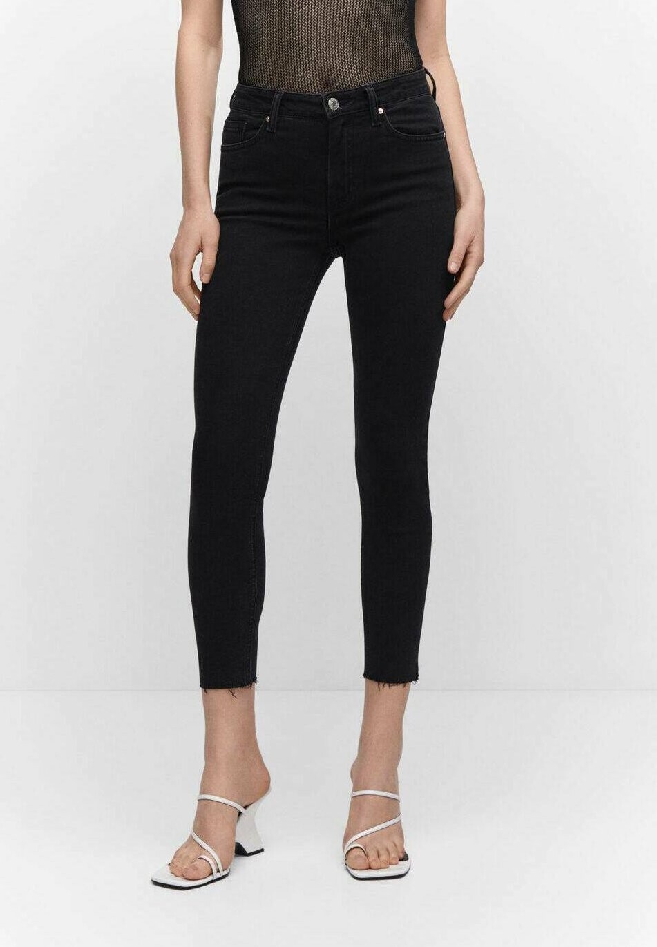 

Джинсы Skinny Fit Mango