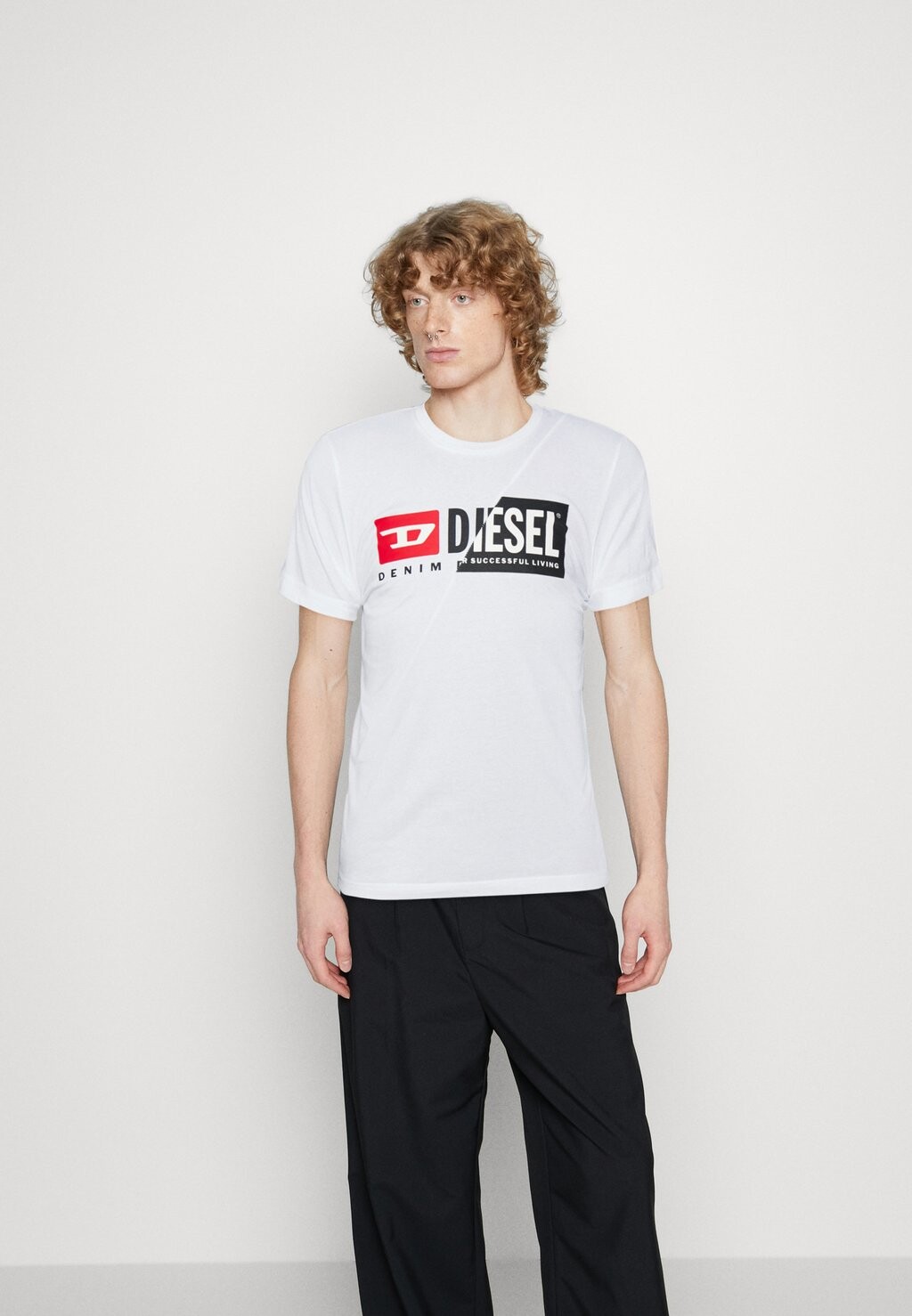 

Футболка с принтом Diesel, белый