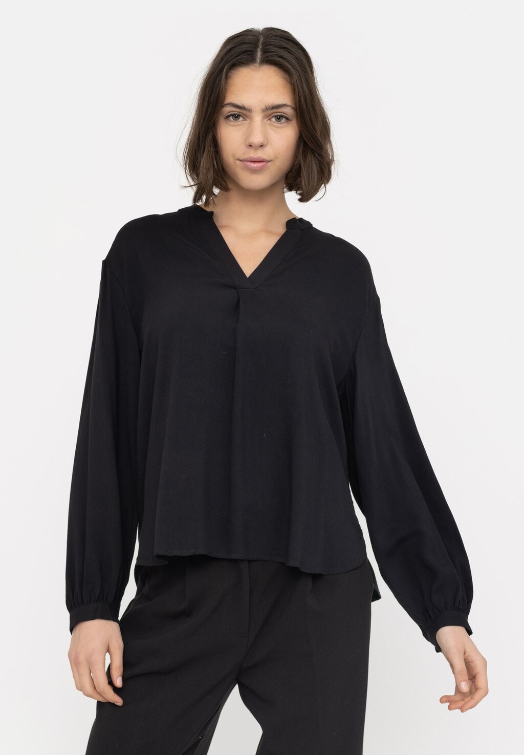 

Блузка SRTATUM V-NECK Soft Rebels, черный