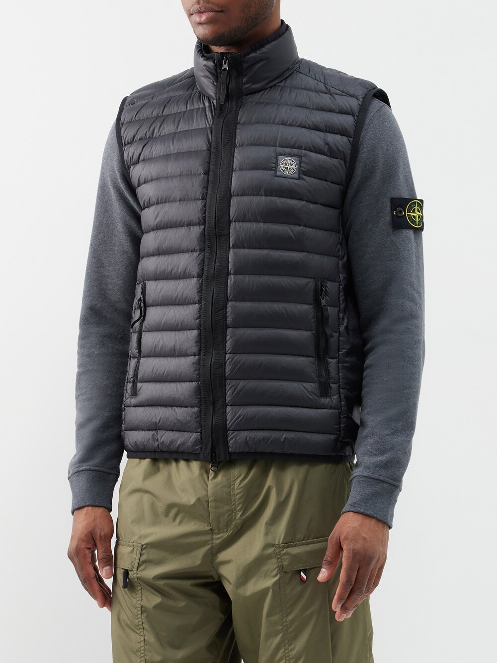

Стеганый пуховый жилет с нашивкой-логотипом Stone Island, черный
