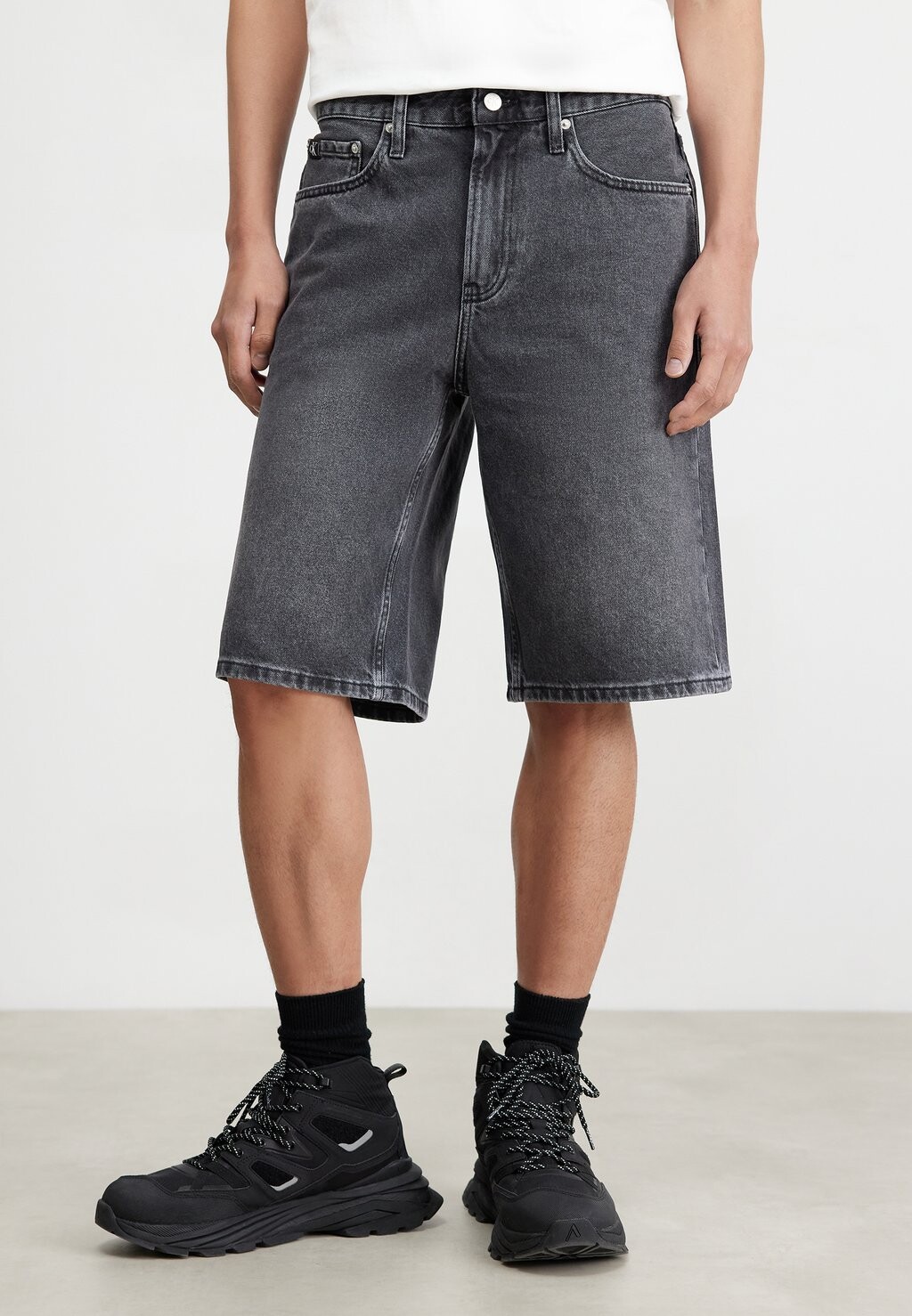 

Джинсовые шорты Calvin Klein Jeans, черный деним