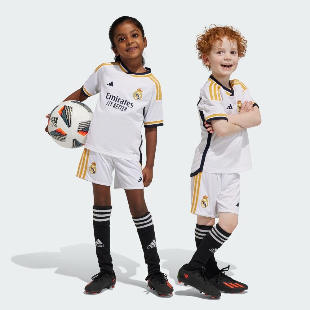 

Футболка униформа Adidas IB0008