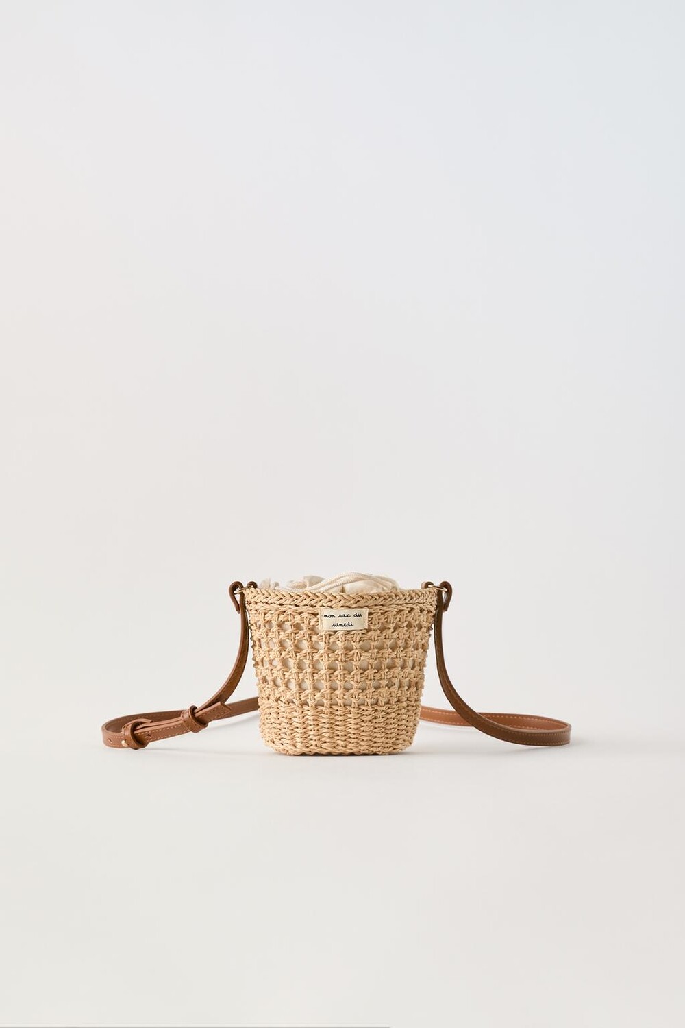 

Мини-сумка через платье из рафии ZARA, экрю-белый