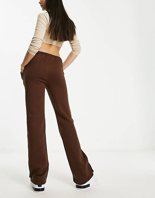 

Шоколадно-коричневые джоггеры со вставками и кнопками Threadbare Maddy