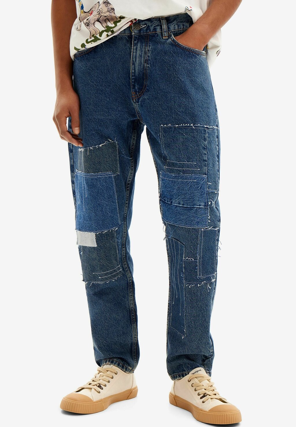 

Джинсы Tapered Fit Patchwork Desigual, синий