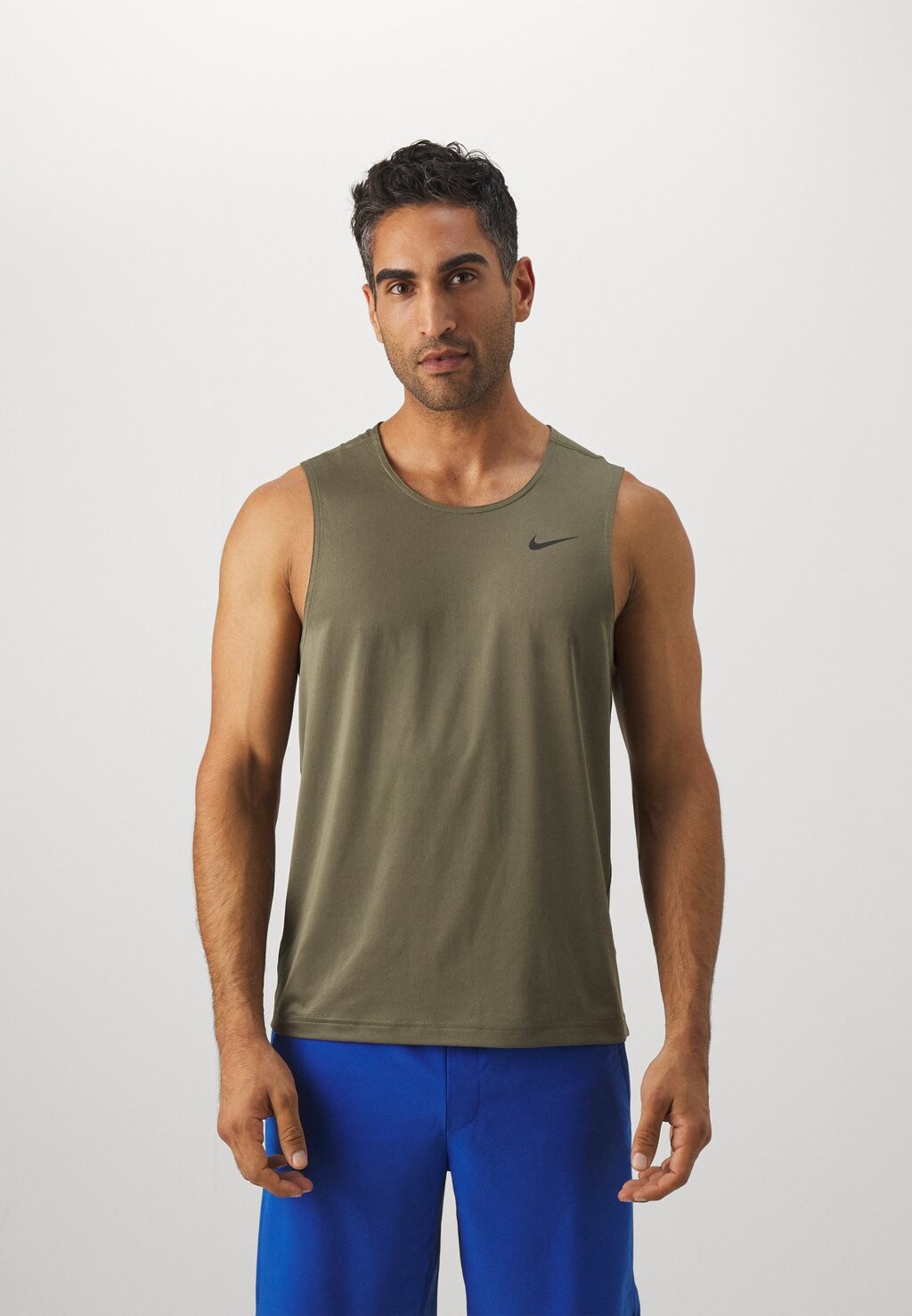 

Топ Ready Tank Nike, цвет medium olive/black
