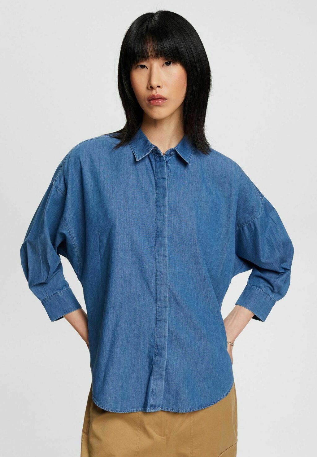 

Блузка на пуговицах Esprit, синий