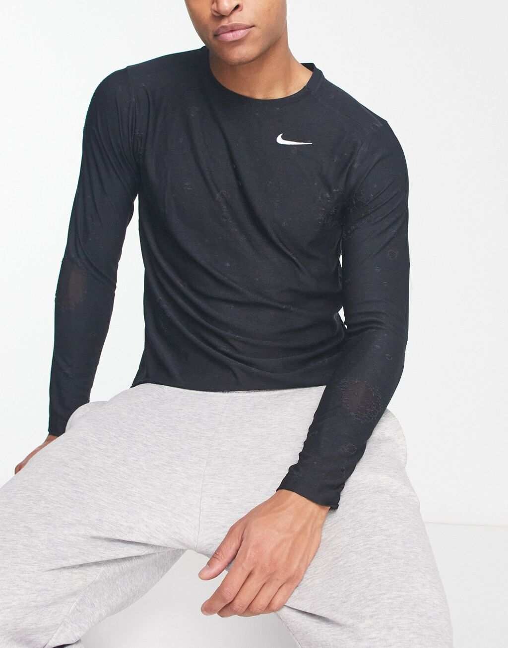 

Черная футболка с длинными рукавами и принтом Nike Training DYE, Черный