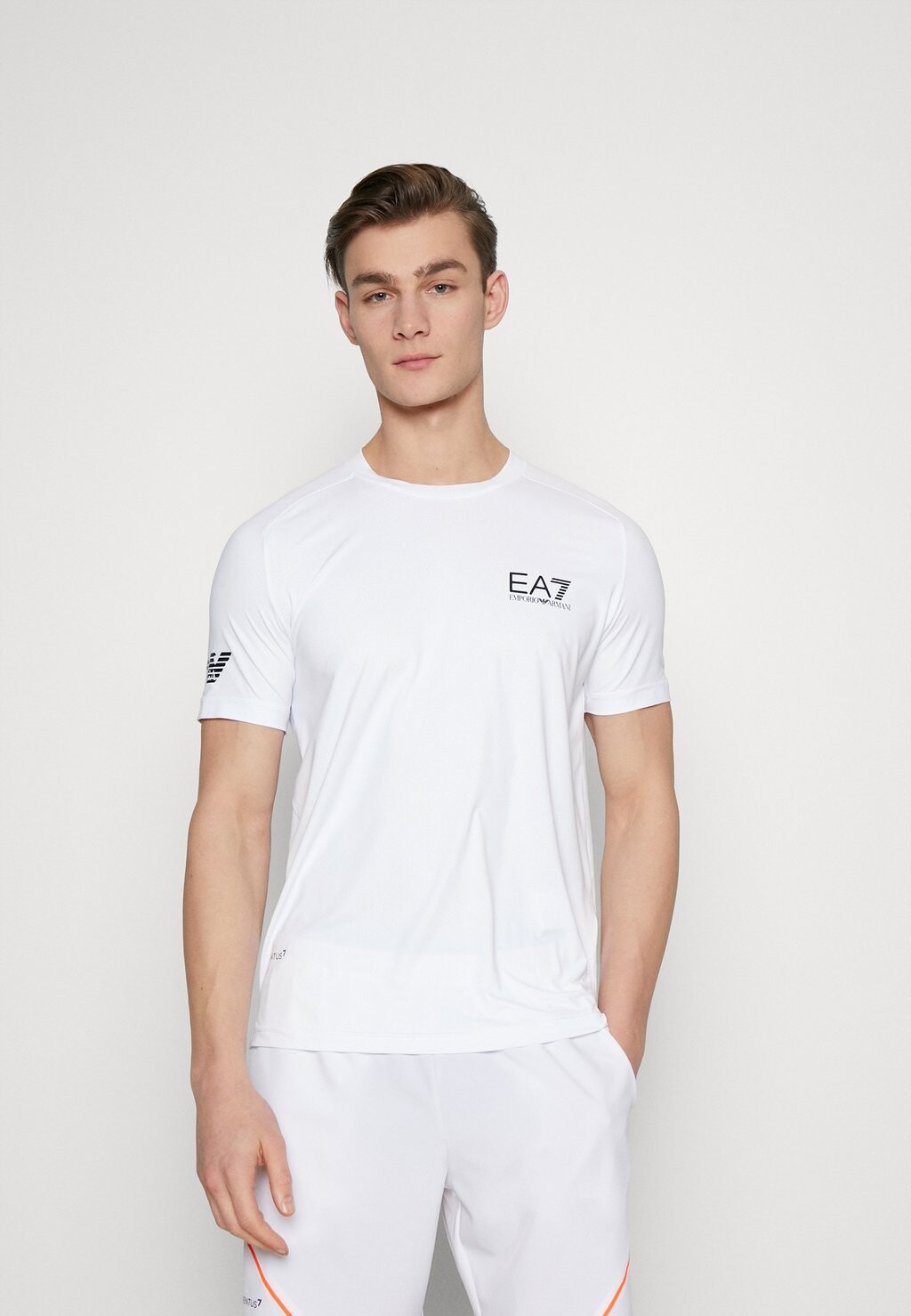 

Футболка Armani Emporio