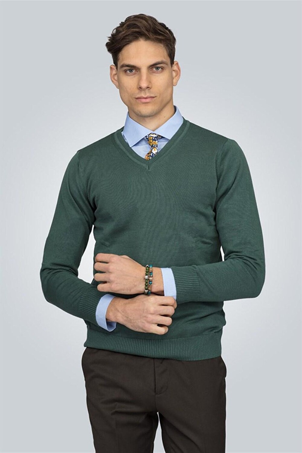 

Мужской хлопковый зеленый свитер Slim Fit с v-образным вырезом TUDORS, зеленый
