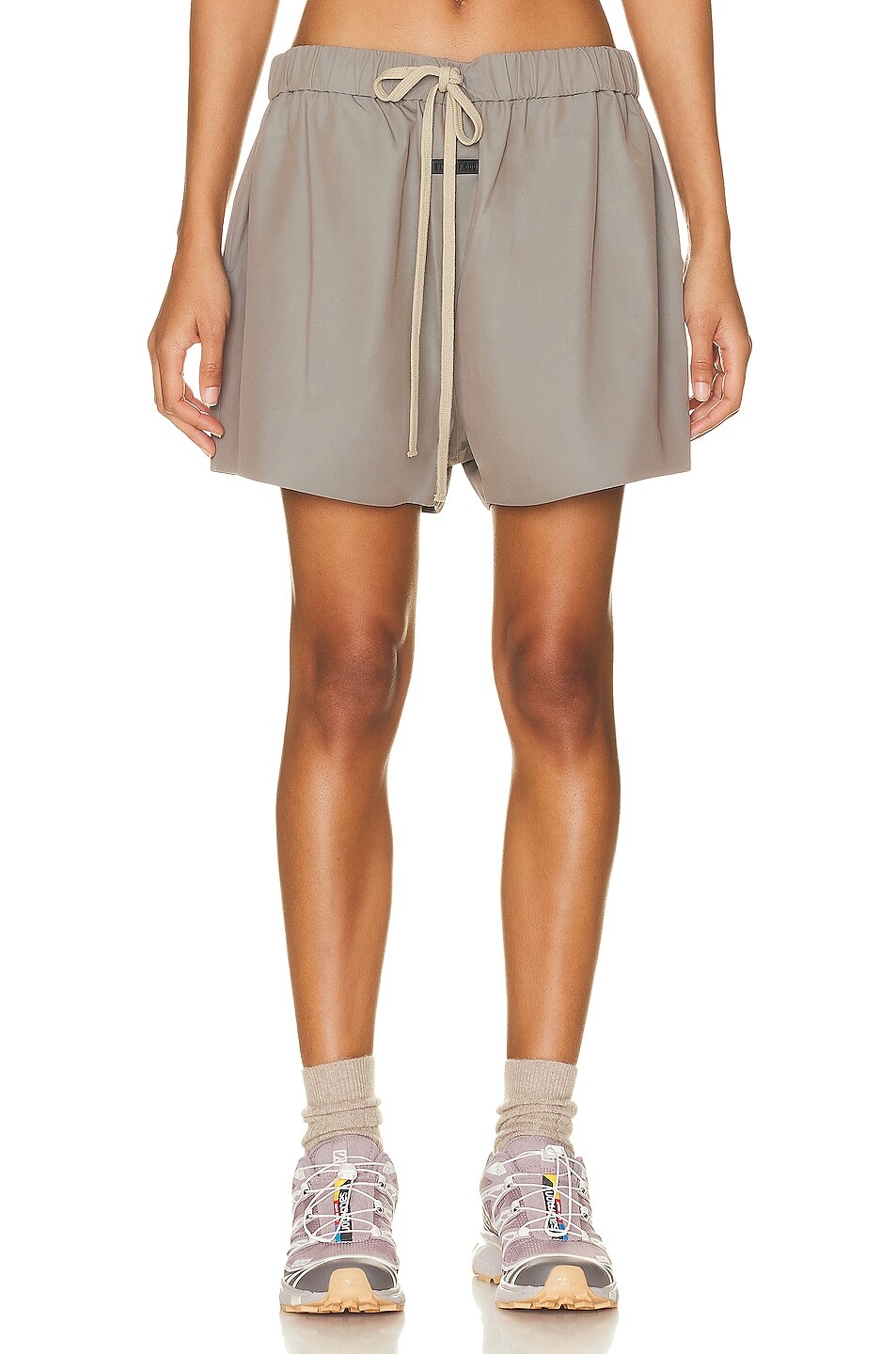

Шорты Fear Of God Eternal, цвет Dusty Concrete