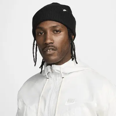 

Шапка Nike Peak Futura Beanie, черный
