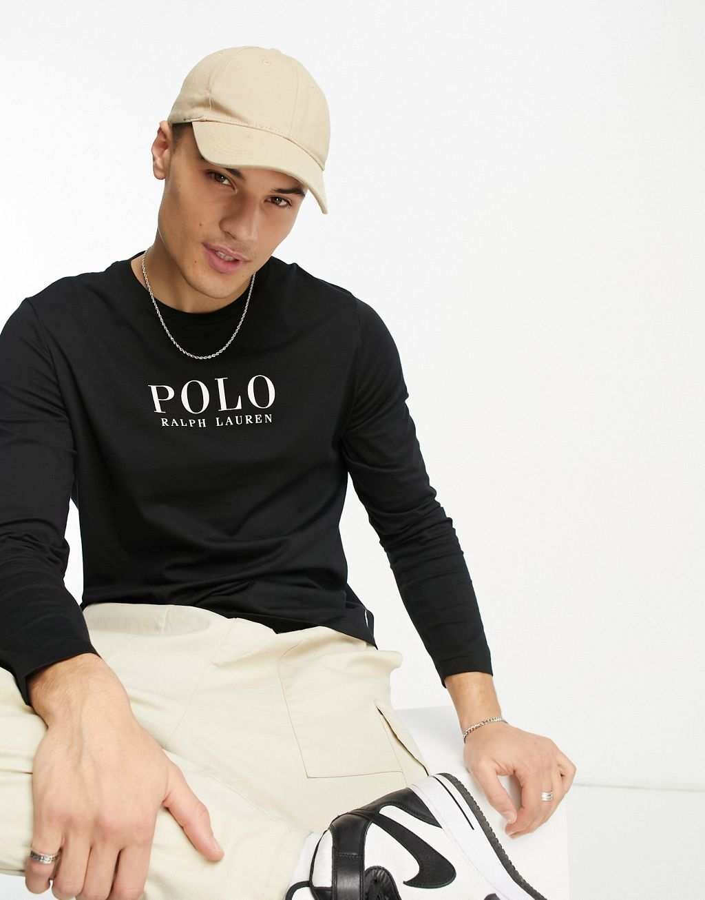 

Черная футболка с длинными рукавами и текстовым логотипом на груди Polo Ralph Lauren.