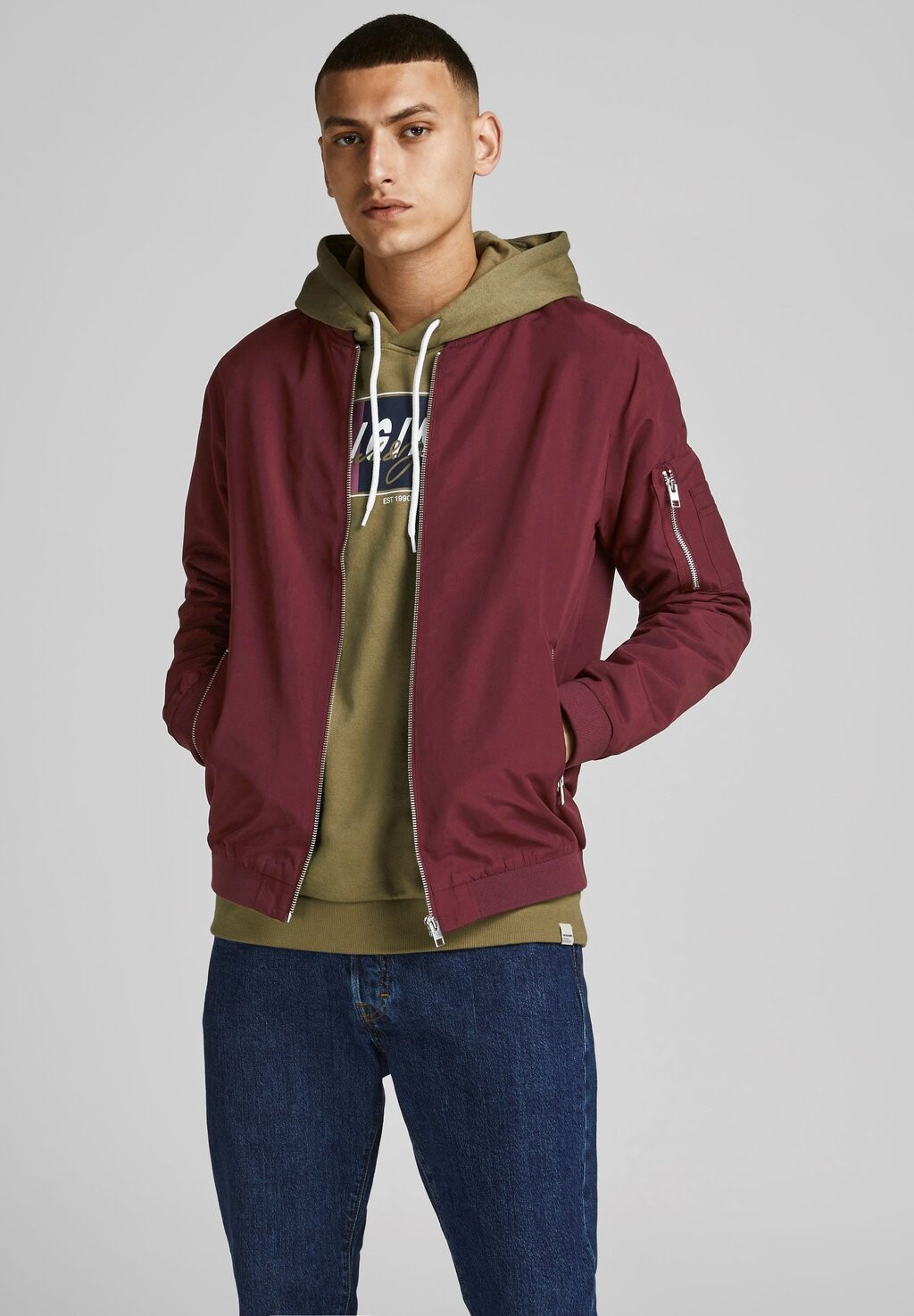 

Бомбардировщик Чакетас Jack & Jones ДЖЕРУШ, цвет port royale