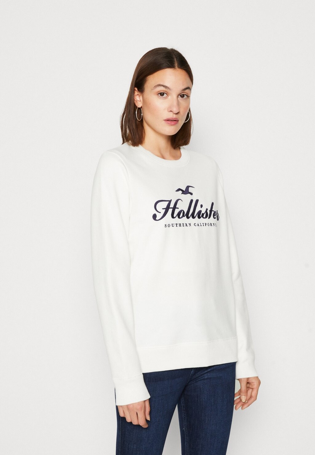 

Толстовка Hollister Co. ВТОРИЧНАЯ ТЕХНИЧЕСКАЯ КОМАНДА, цвет cloud dancer