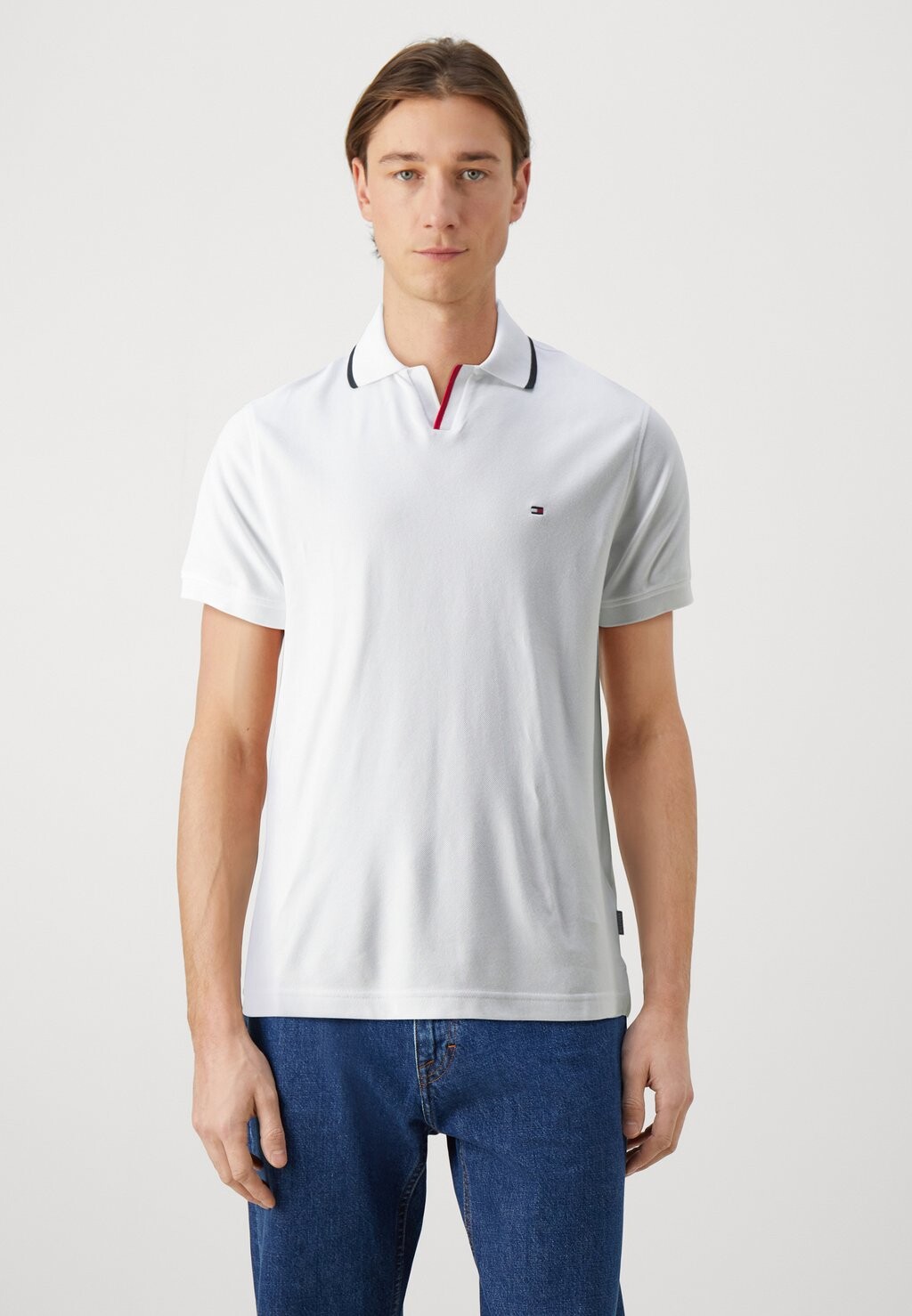 

Футболка с принтом RWB TIPPED V COLLAR REG POLO Tommy Hilfiger, белый